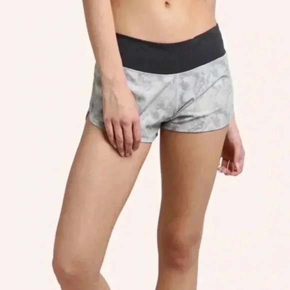 Vuori Omni Performance Short In Grey Dunes - Picture 2 of 4